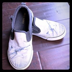 🦈 Shark slip on sneakers for the kid on the go!!